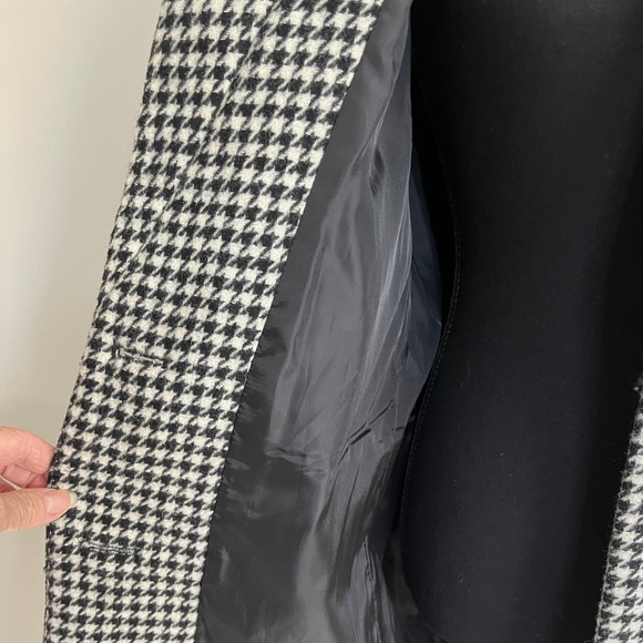 BCBG Houndstooth wool blend coat, Size SM. - Picture 9 of 16